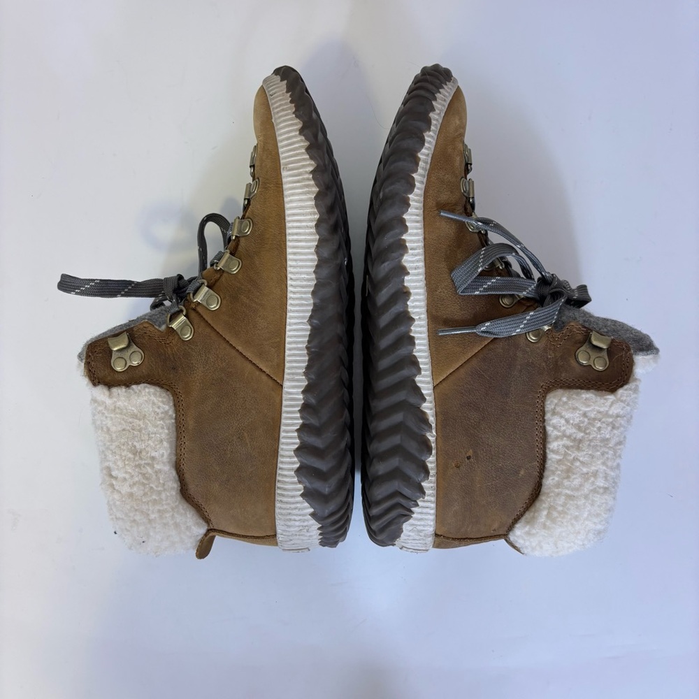 Sorel‎ Tan Boots with Cream Lining and Gray Laces Women’s 9.5 - Picture 5 of 7